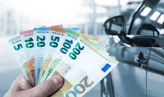 Bar Geld beim Autoankauf